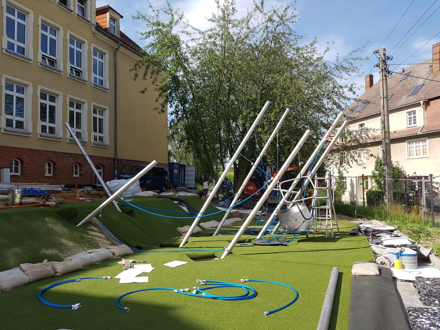 Spielplatz Montage 